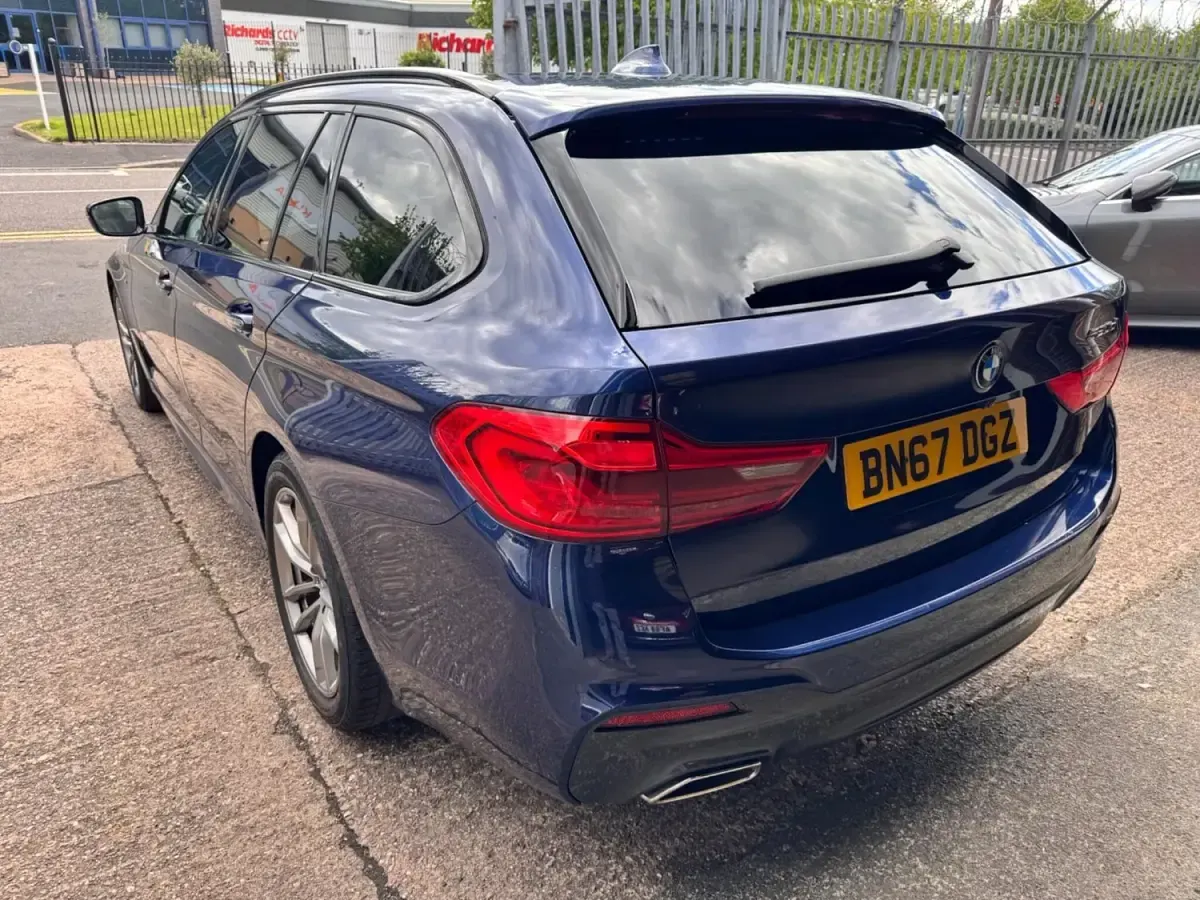 Używany BMW 520 M Sport 2018 Niebieski Kombi