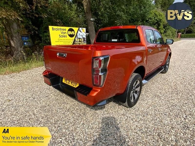 Used Isuzu Pick up 164 HP (120 kW) 2021 Orange Pickup