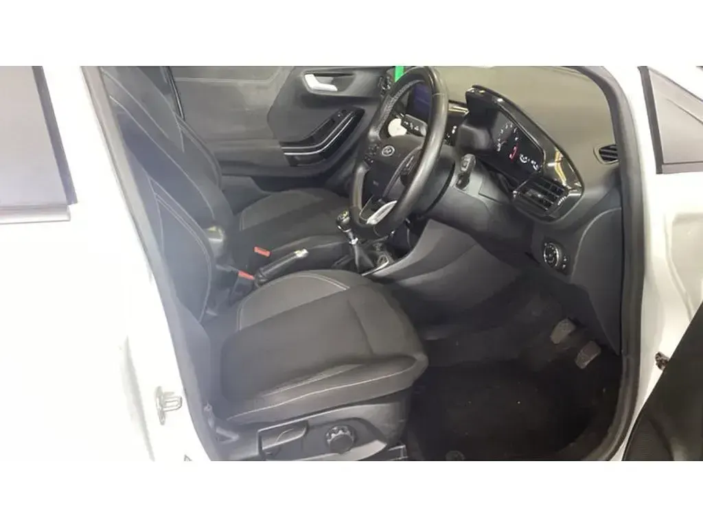 Used Ford Puma Titanium 2024 Frozen white (premium paint) SUV