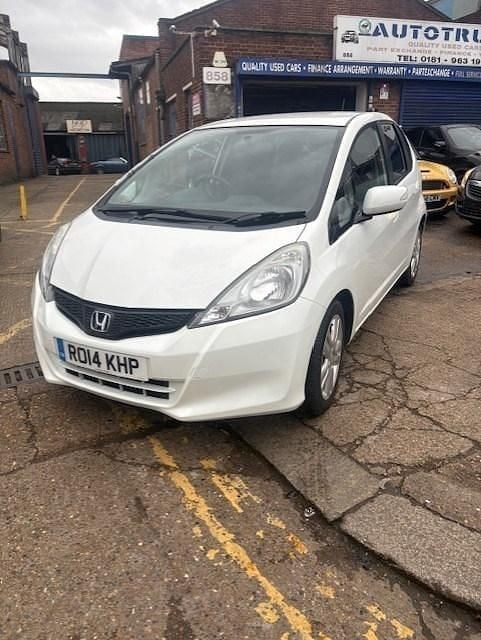 Used Honda Jazz ES 99 HP (72 kW) 2014 White Hatchback