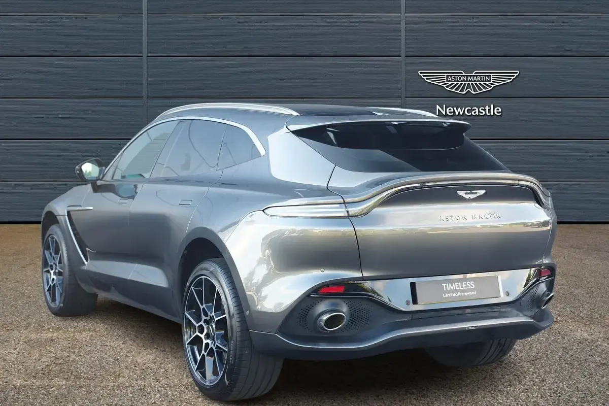 Used Aston Martin DBX 550 HP (404 kW) 2022 Silver SUV