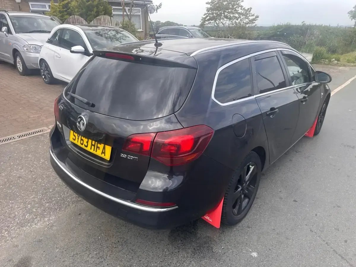 Gebraucht Vauxhall Astra SRi 165 PS (121 kW) 2013 Schwarz Kleinwagen