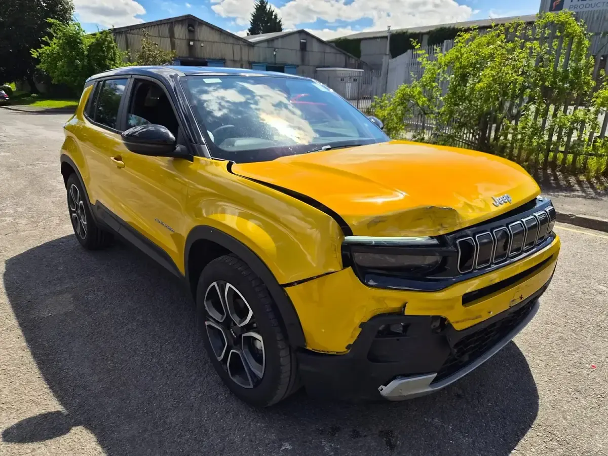 Used Jeep Avenger Summit 100 HP (73 kW) 2026 Yellow SUV