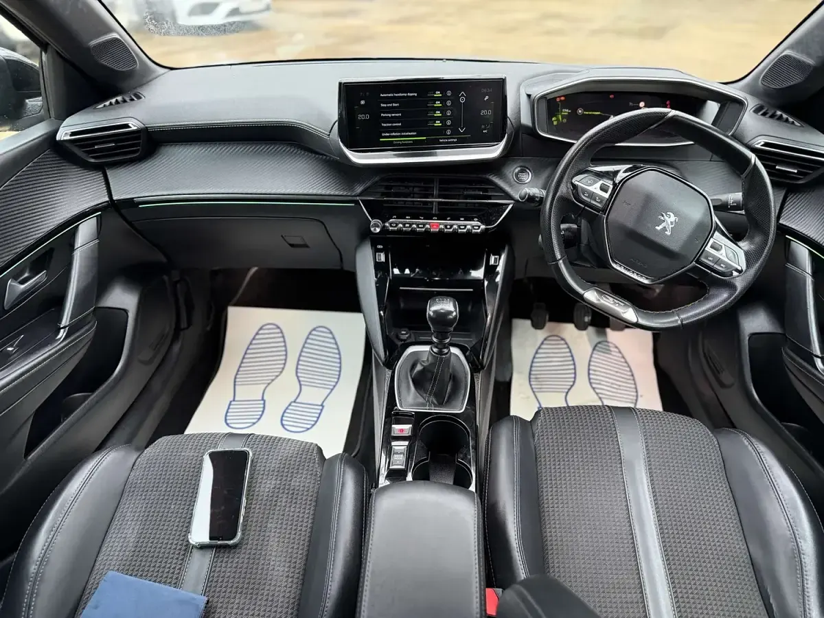 Used Peugeot 208 GT-line 100 HP (73 kW) 2022 Grey Hatchback