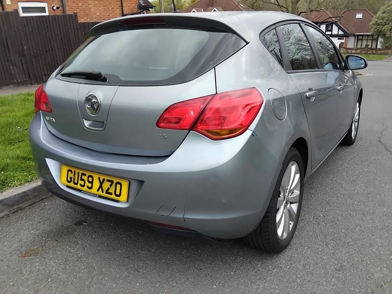 Used Vauxhall Astra 2009 Silver Hatchback