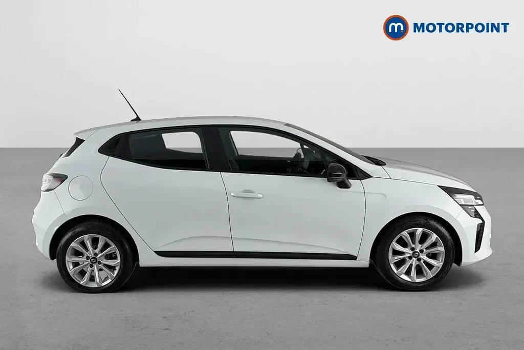 Used Renault Clio Evolution 90 HP (66 kW) 2024 White Hatchback