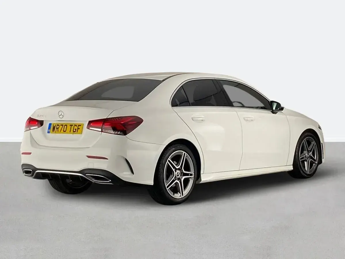 Begagnad Mercedes A200 AMG line 150 HK (110 kW) 2020 Vit Sedan