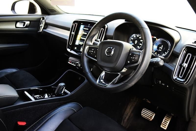 Used Volvo XC40 R-Design 2021 White SUV