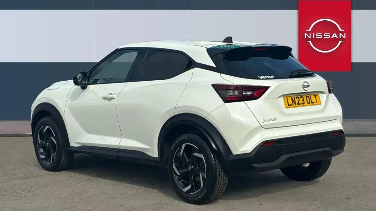 Used Nissan Juke N-Connecta 114 HP (83 kW) 2023 White SUV