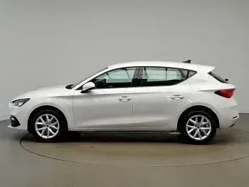 Used Seat Leon SE 110 HP (80 kW) 2024 White Hatchback