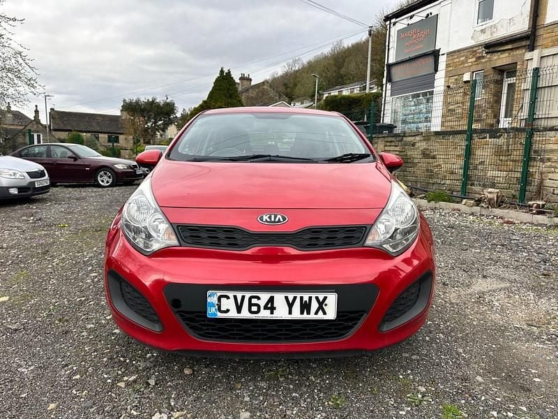 Used Kia Rio 2014 Red Hatchback