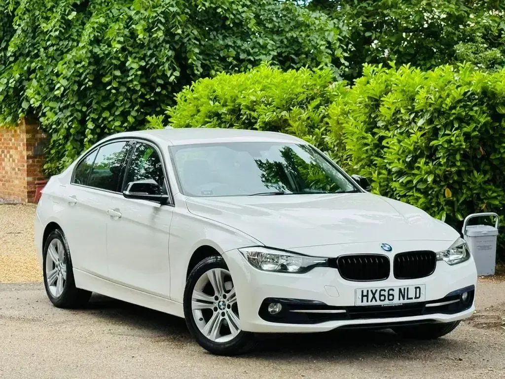 Used BMW 320 Sport Line 184 HP (135 kW) 2016 White Sedan