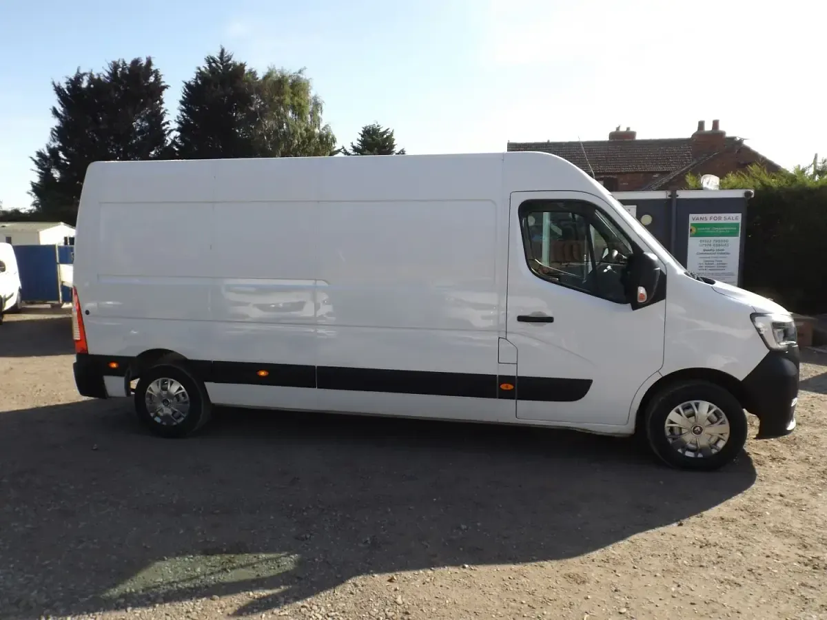 Used Renault Master Business 2021 White MPV