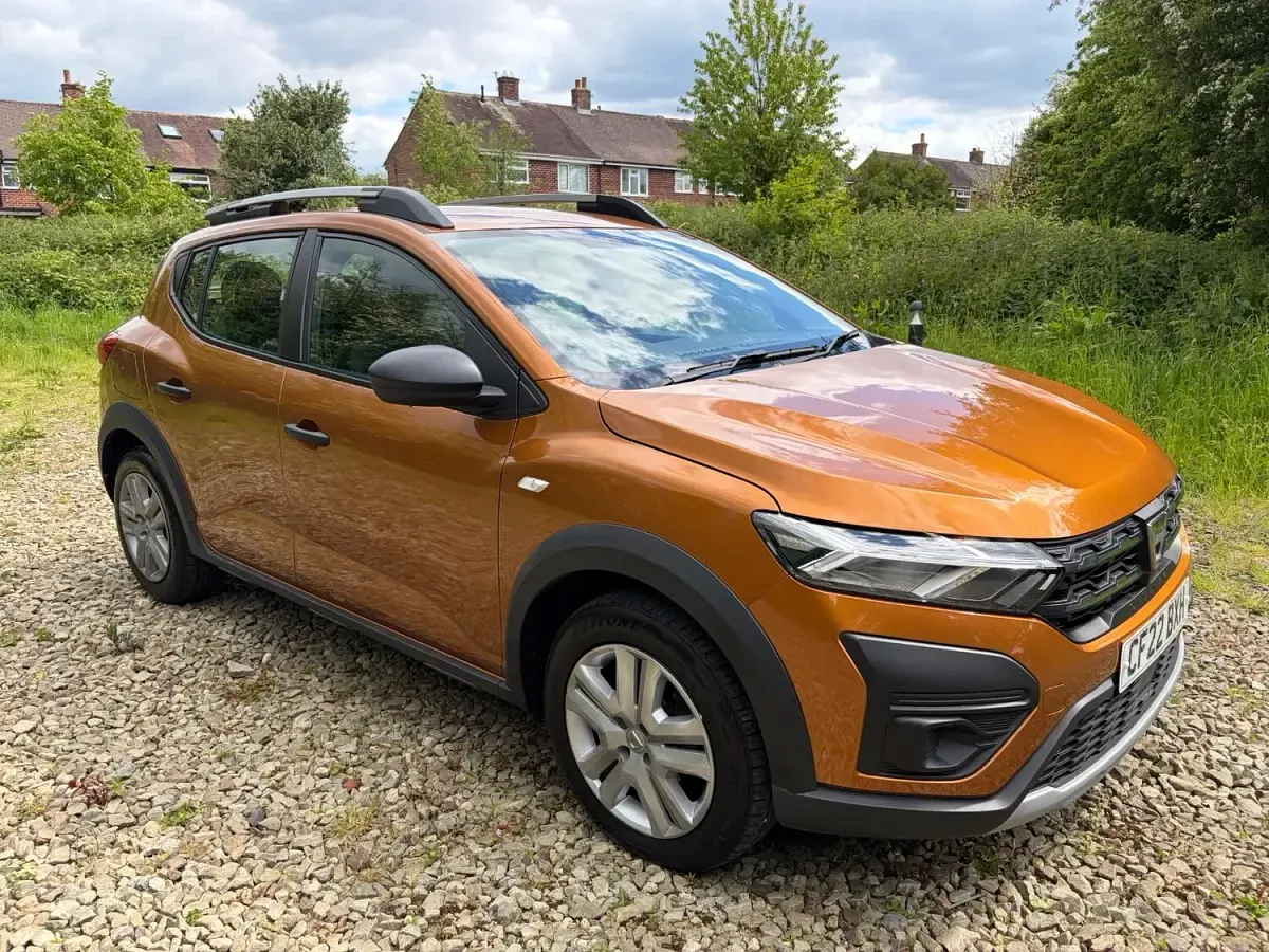 Used Dacia Sandero Essentiel 91 HP (66 kW) 2022 Orange Hatchback