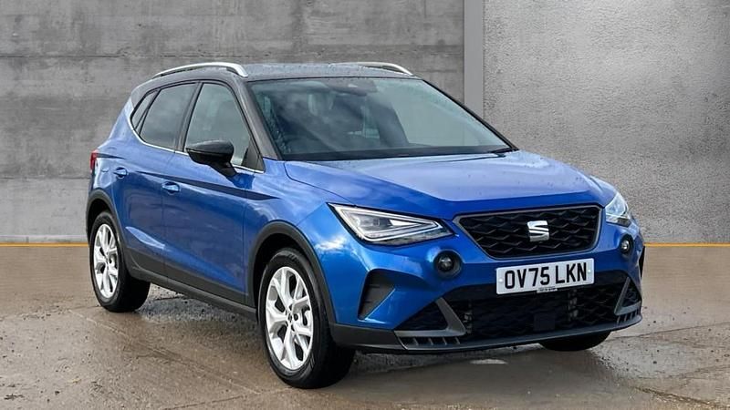 Metallic saphire blue with black roof New 2025 Seat Arona FR SUV | £19,590 (Fair price) - Image 1/4