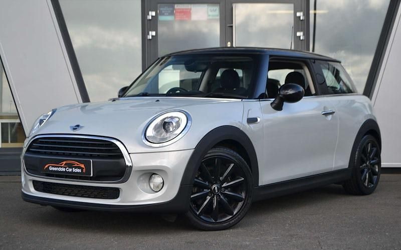 Begagnad Mini Cooper Hatch 136 HK (100 kW) 2017 Halvkombi