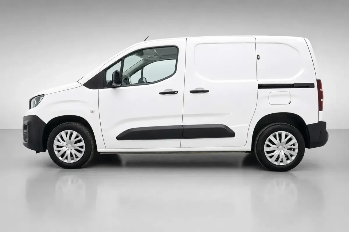 Used Peugeot Partner Premium 131 HP (96 kW) 2022 White MPV
