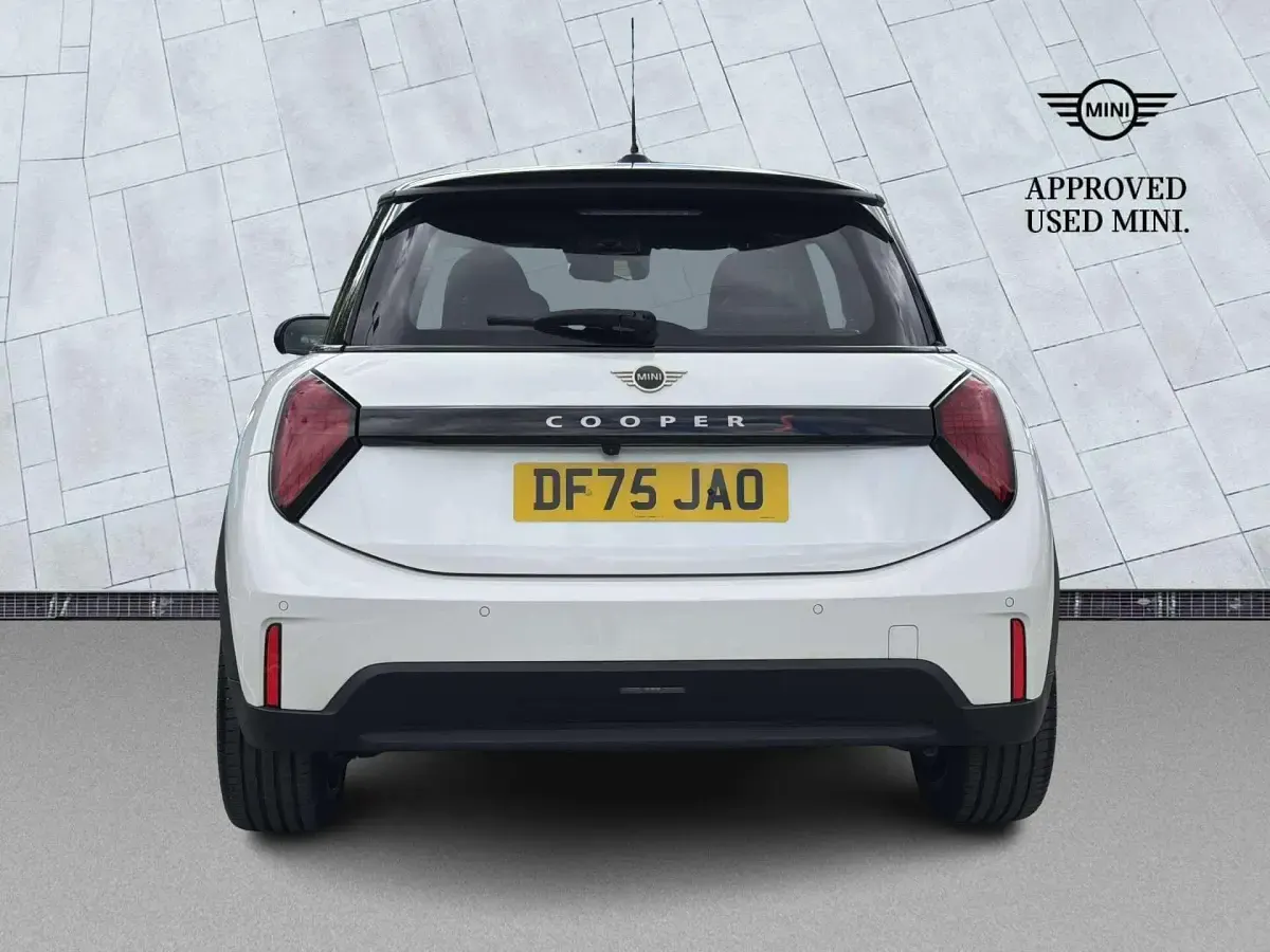 Used Mini Cooper S Hatch 201 HP (147 kW) 2025 White Hatchback
