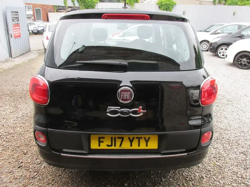 Used Fiat 500L Lounge 2017 Black MPV