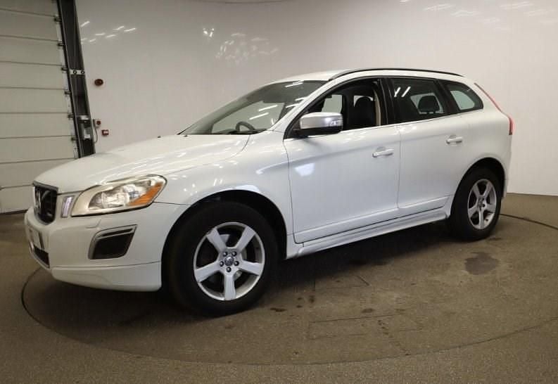 White Used 2012 Volvo XC60 R-Design SUV | £5,995 (Fair price) - Image 1/2
