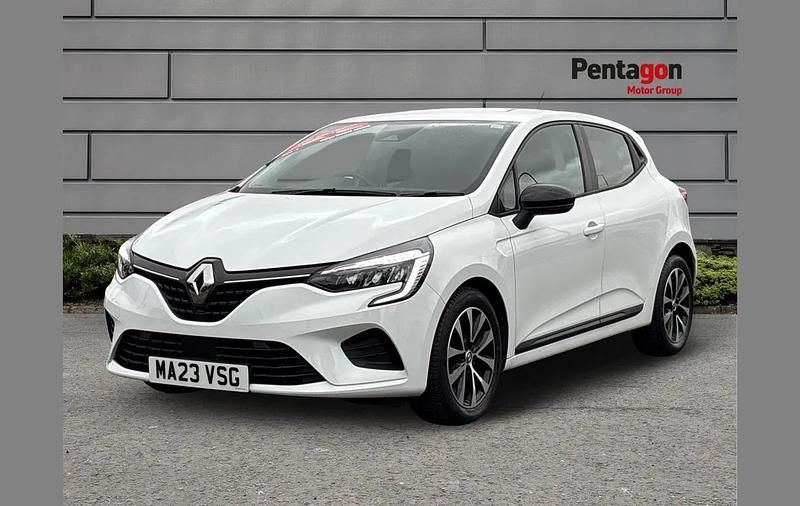Used Renault Clio V Evolution 88 HP (64 kW) 2023 White Hatchback