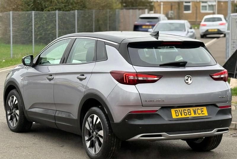 Used Vauxhall Grandland X Sport 130 HP (95 kW) 2018 Grey SUV