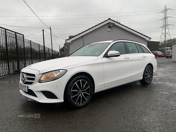Used Mercedes C220 SE 2019 White Estate