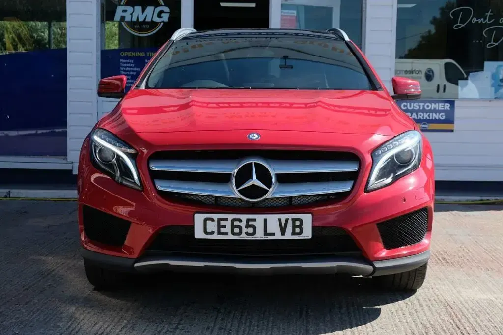 Used Mercedes GLA220 AMG Line Premium Plus 168 HP (123 kW) 2015 Red SUV