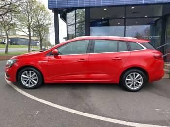 Used Renault Mégane GrandTour Dynamique 110 HP (80 kW) 2017 Red Estate