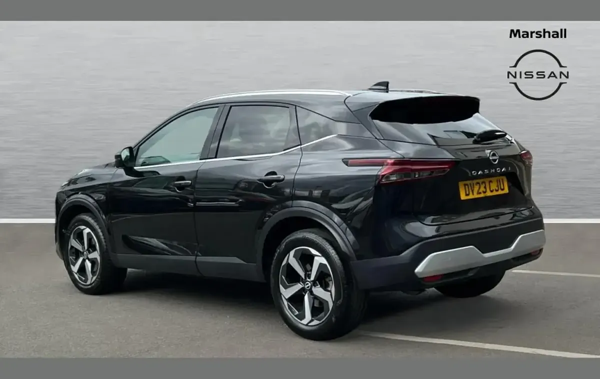 Used Nissan Qashqai N-Connecta 155 HP (114 kW) 2023 Black SUV