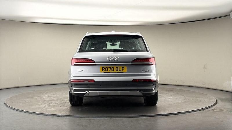 Used Audi Q7 Sport 286 HP (210 kW) 2019 Floret silver metallic/floret silver metallic SUV