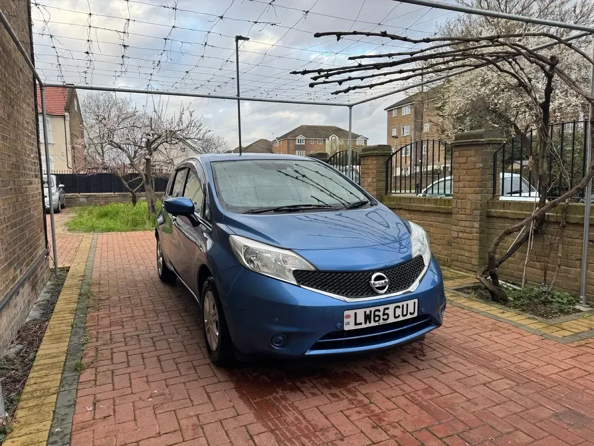 Used Nissan Note 98 HP (72 kW) 2015 Blue Hatchback
