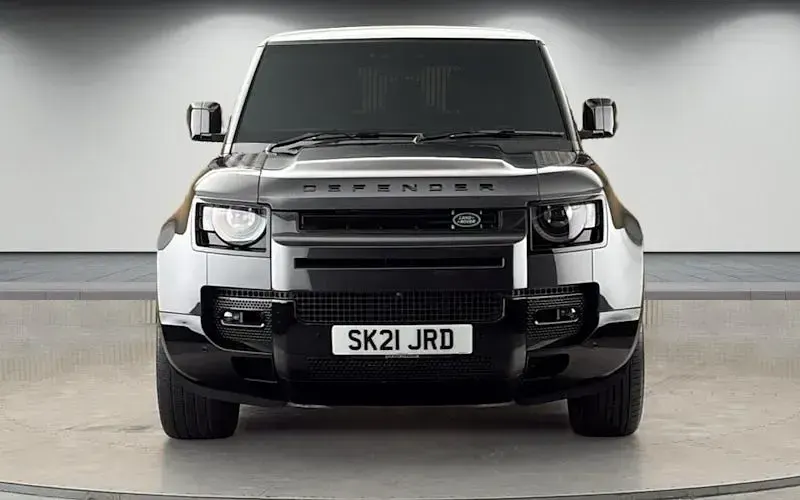 Used Land Rover Defender 525 HP (386 kW) 2024 SUV
