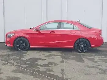 Usado Mercedes CLA180 122 HP (89 kW) 2018 Vermelho Sedan