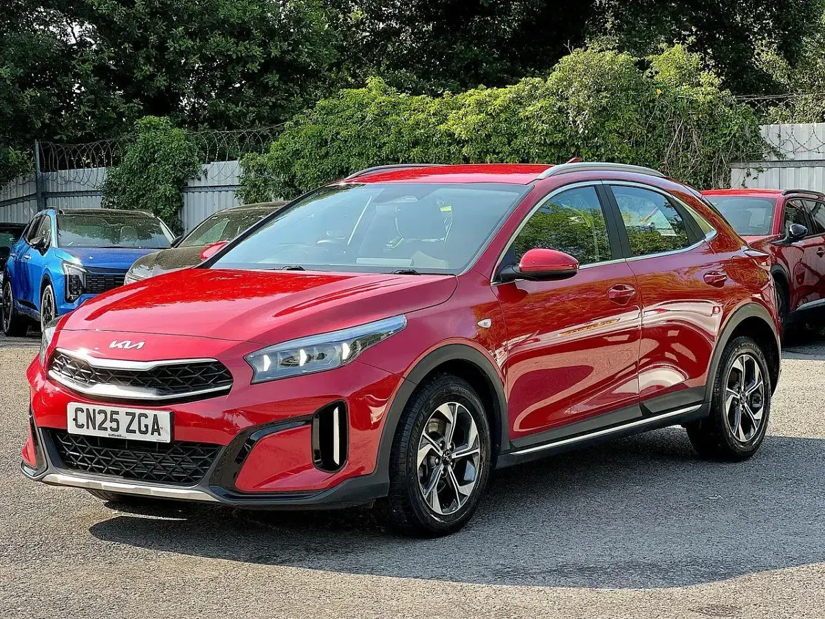 Used Kia XCeed 138 HP (101 kW) 2025 Red SUV