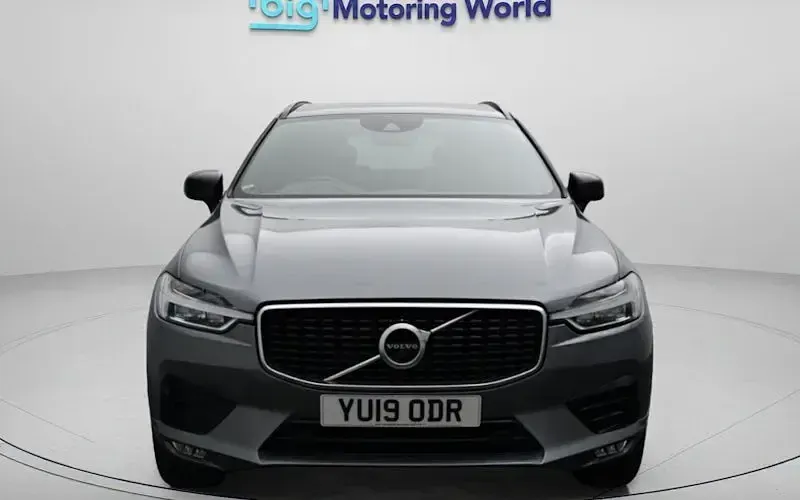 Used Volvo XC60 R-Design 190 HP (139 kW) 2020 SUV