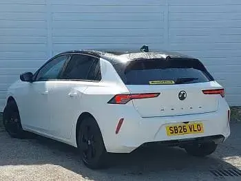 New Vauxhall Astra 130 HP (95 kW) 2026 Brilliant paint  arctic white Hatchback