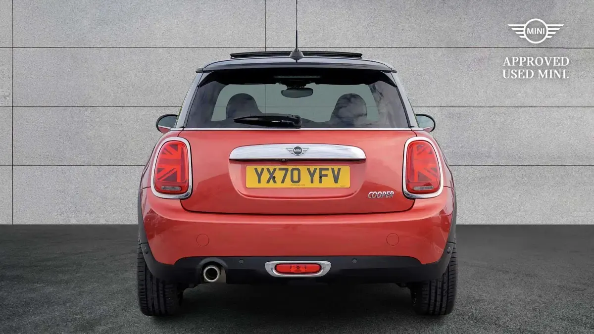 Usado Mini Cooper Exclusive 134 HP (98 kW) 2020 Vermelho Citadino