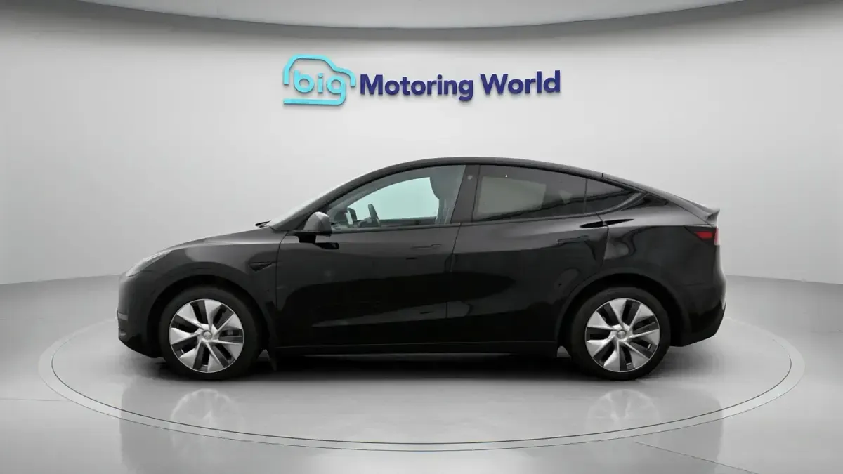 Used Tesla Model Y Long Range AWD 378 kW (514 HP) 2022 Black SUV