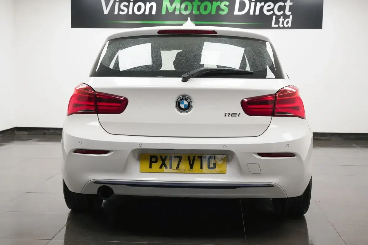 Used BMW 118 Sport Line 136 HP (100 kW) 2017 White Hatchback