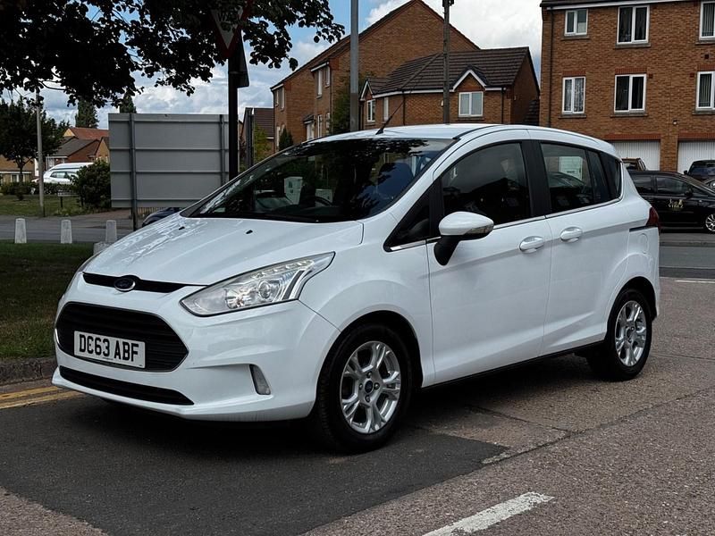 White Used 2014 Ford B-MAX Zetec MPV | £3,790 (Good price) - Image 1/4