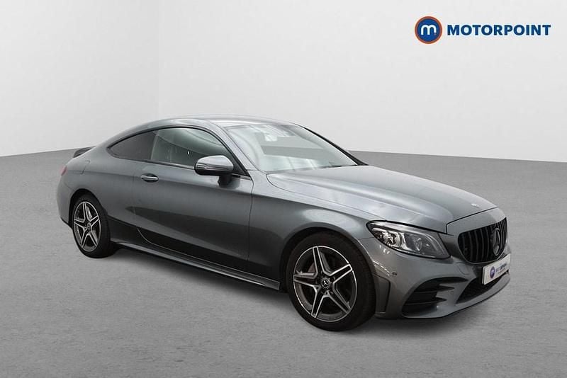 Usado Mercedes C220 AMG Line Premium 194 HP (142 kW) 2019 Coupé