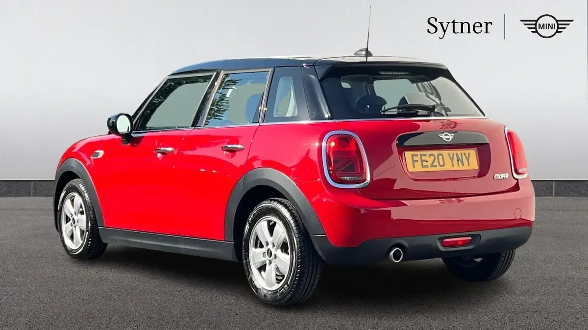 Used Mini Cooper Classic 134 HP (98 kW) 2020 Red Hatchback