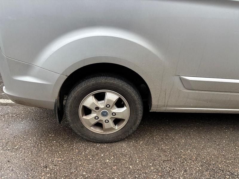 Used Ford Transit Custom Limited 125 HP (91 kW) 2016 Silver Van