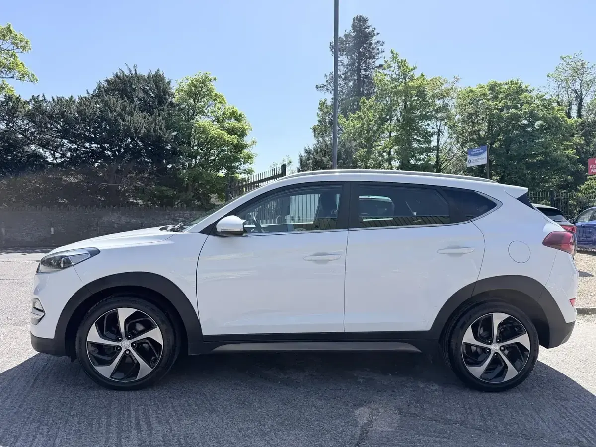 Used Hyundai Tucson Premium 136 HP (100 kW) 2016 White SUV