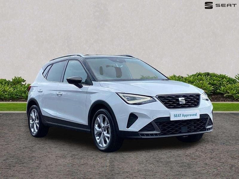 White Used 2022 Seat Arona FR SUV | £14,000 (Fair price) - Image 1/4
