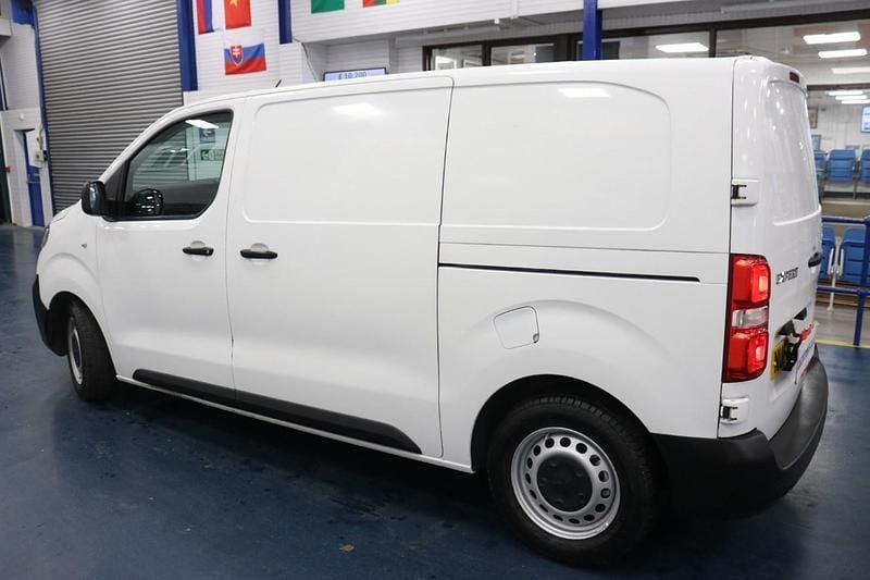 Used Peugeot Expert 95 HP (69 kW) 2018 White Van