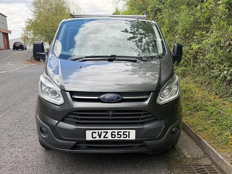 Usado Ford Transit Custom Trend 125 HP (91 kW) 2015 Cinzento Van