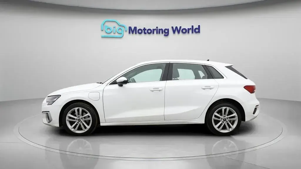 Used Audi A3 Sportback Sport 204 HP (150 kW) 2023 White Hatchback