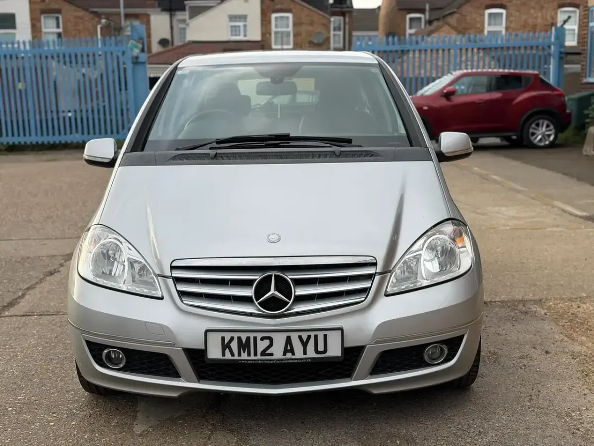 Used Mercedes A160 Avantgarde 95 HP (69 kW) 2012 Silver Hatchback